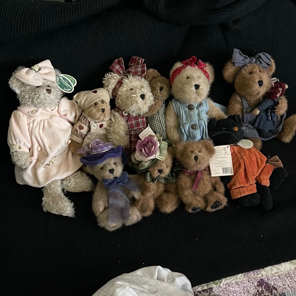 Lot of Boyd’s Bears NINE BEARS w/TAGS
